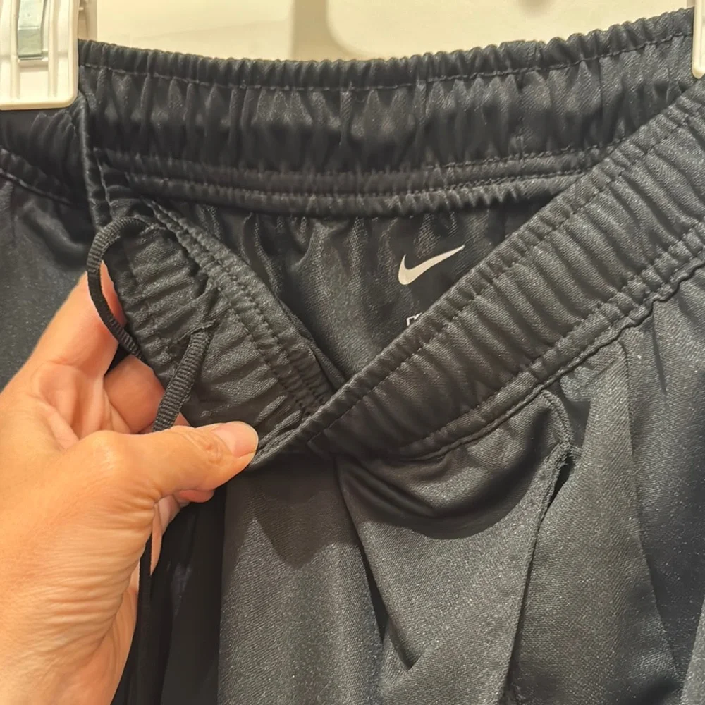 Nike Dri Fit Black Track Pants Sleek Athletic Fit Women’s Small
